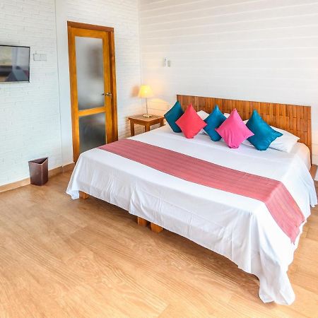 White Sands Beach Resort Lembeh Bitung Dış mekan fotoğraf
