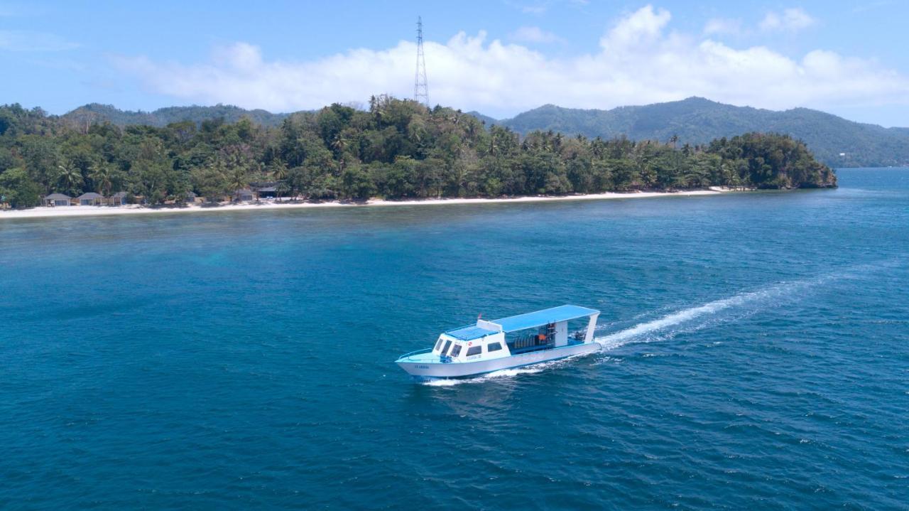 White Sands Beach Resort Lembeh Bitung Dış mekan fotoğraf