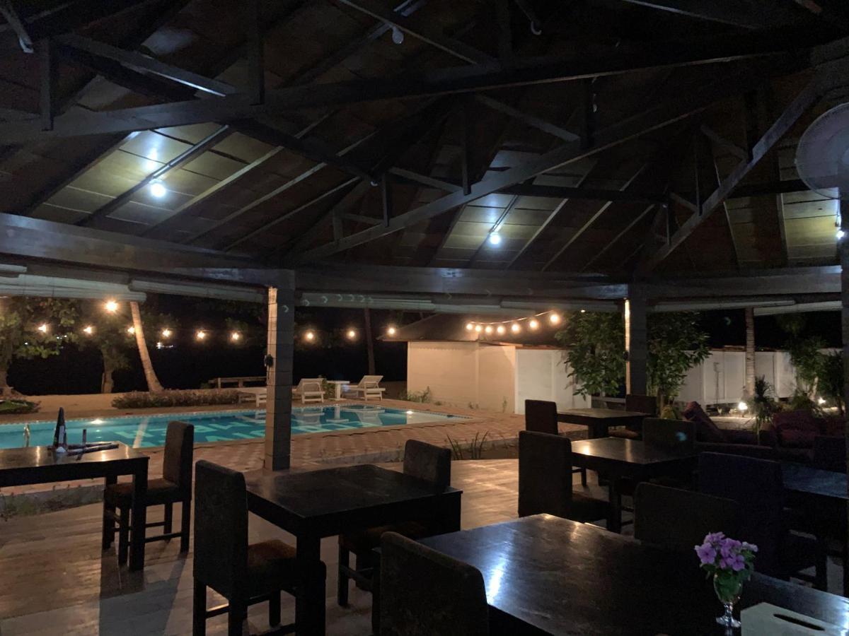 White Sands Beach Resort Lembeh Bitung Dış mekan fotoğraf
